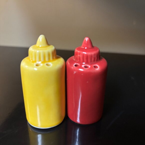 NEW Ceramic Ketchup/Mustard S&P Shakers - Picture 4 of 5